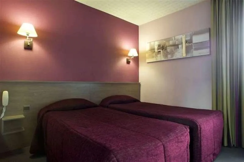 Brit Hotel Le Surcouf Saint-Malo 3*,