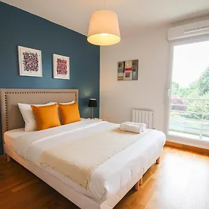 https://apt-with-balcony-parking-and-elevator.lillehotels.org
